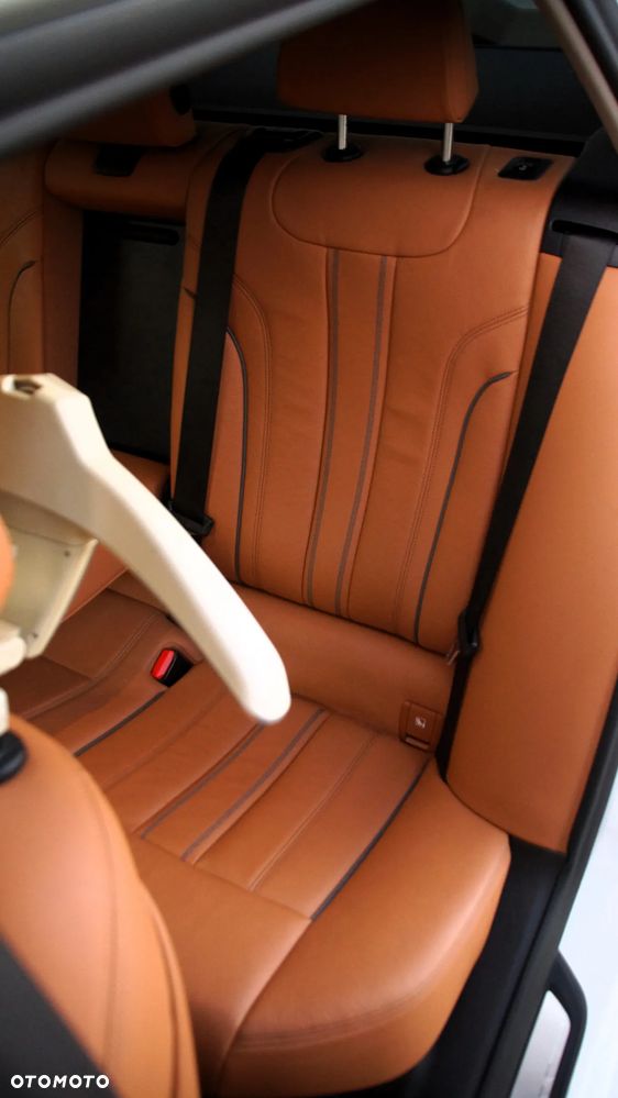 BMW Seria 5 520d Sport Line - 28