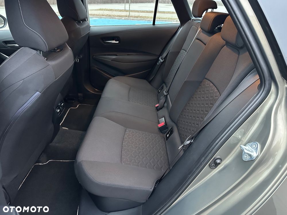 Toyota Corolla 2.0 Hybrid Comfort - 12