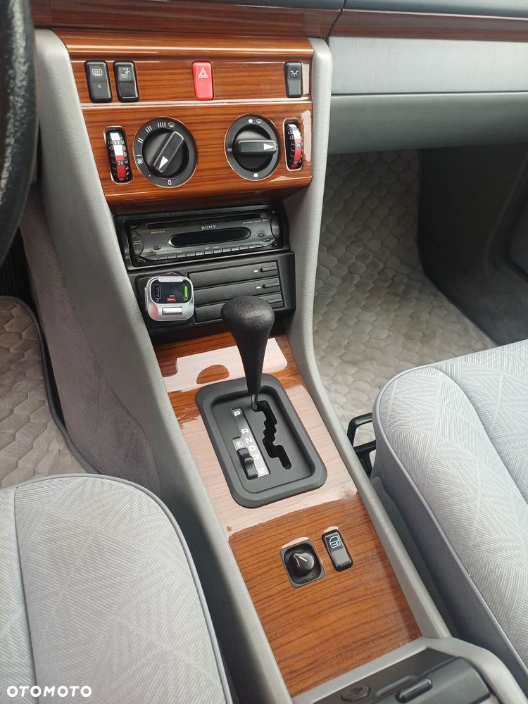 Mercedes-Benz Klasa E - 12