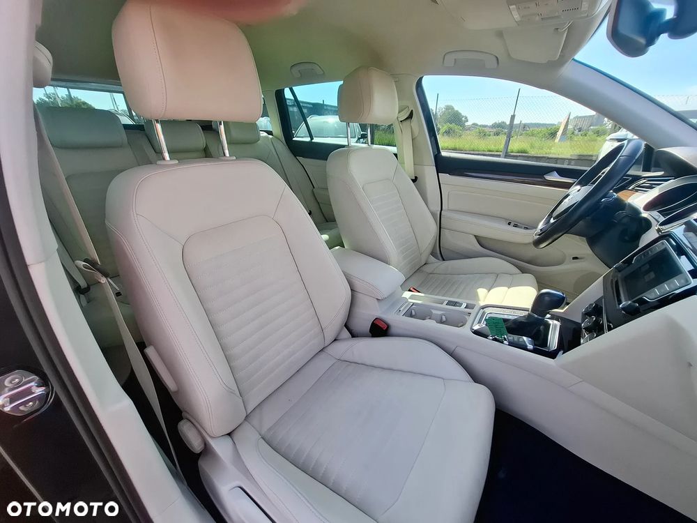 Volkswagen Passat 2.0 TDI SCR DSG Highline - 18