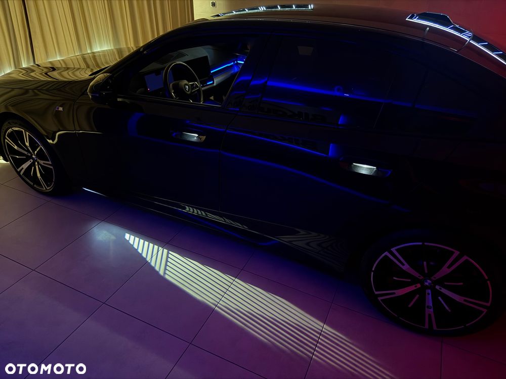 BMW Seria 5 520d xDrive mHEV M Sport - 32