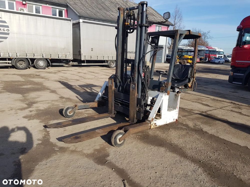 Moffett M4 20.1 2000kg - 14