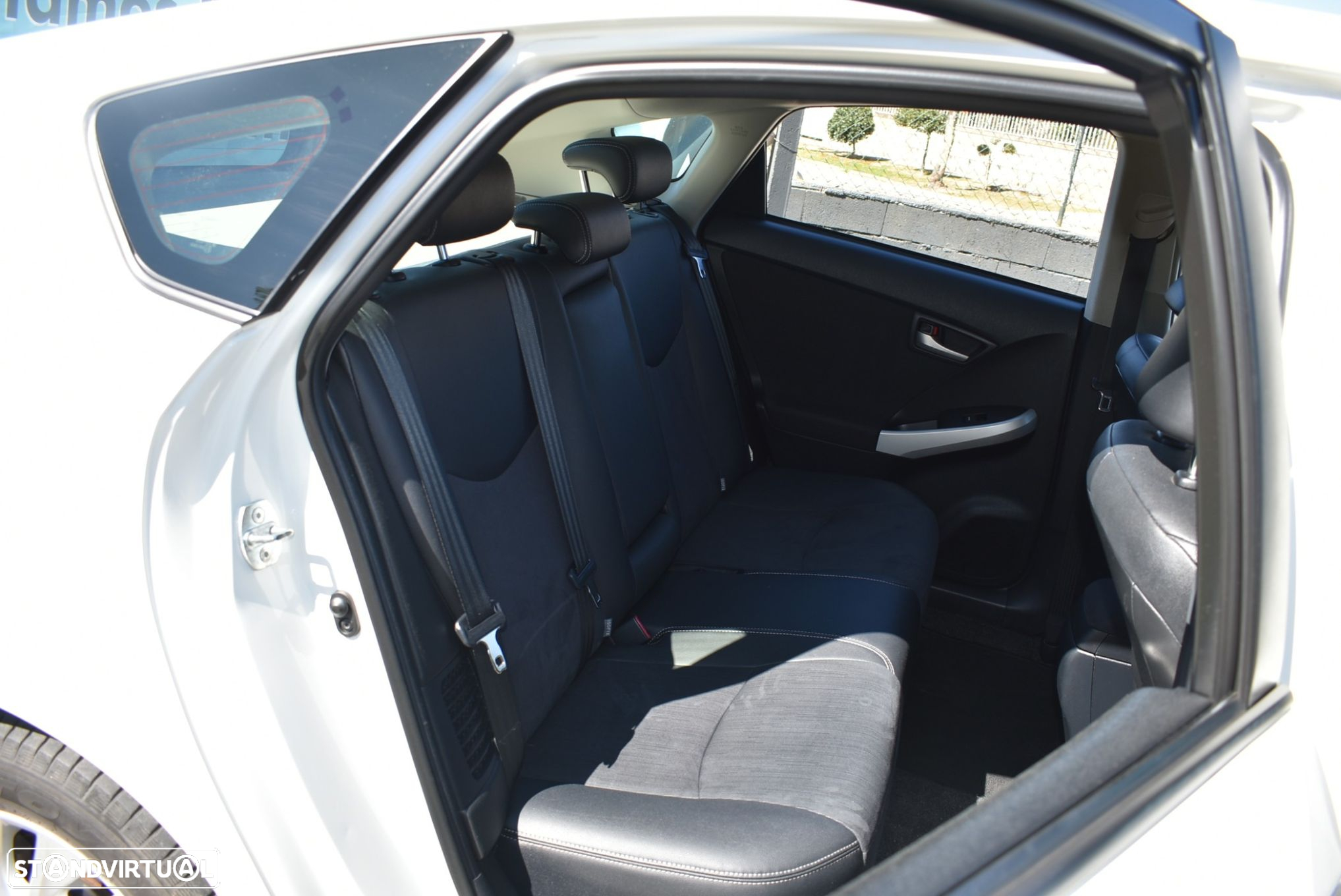 Toyota Prius 1.8 Plug-In - 14