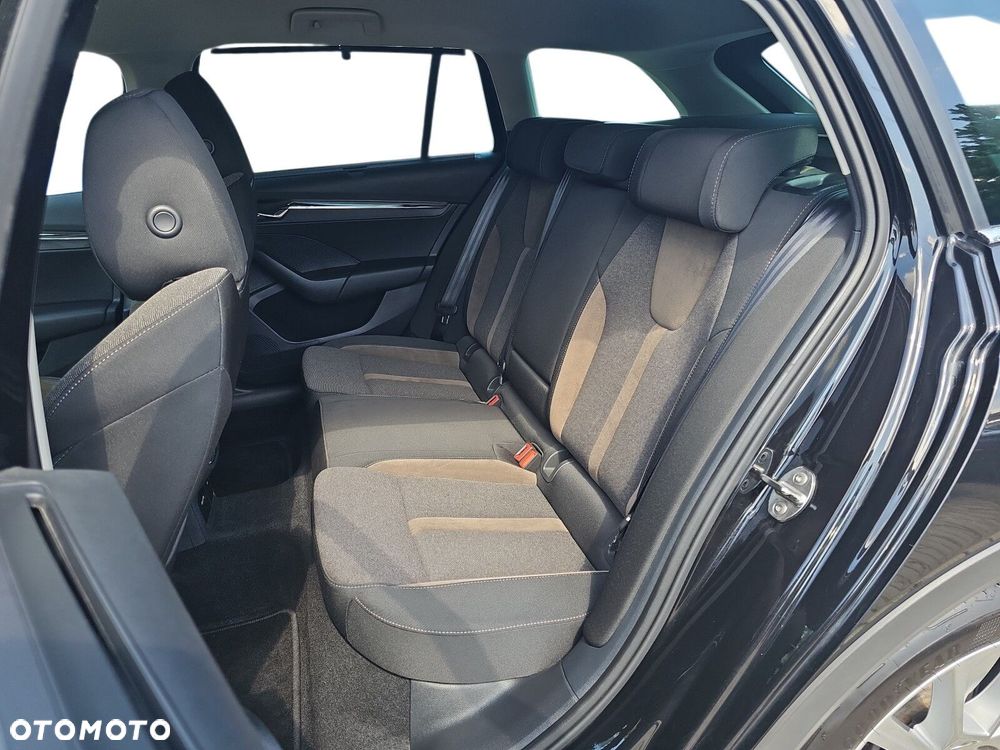 Skoda Octavia 2.0 TDI 4x4 Scout DSG - 9