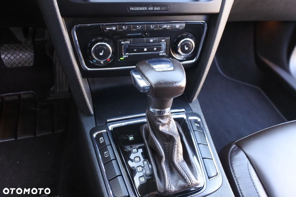 Skoda Superb Combi 2.0 TDI DSG L&K - 15