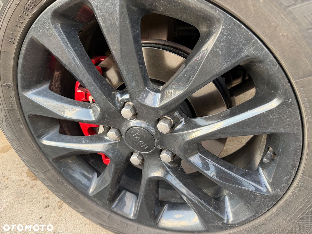 Jeep Grand Cherokee - 22