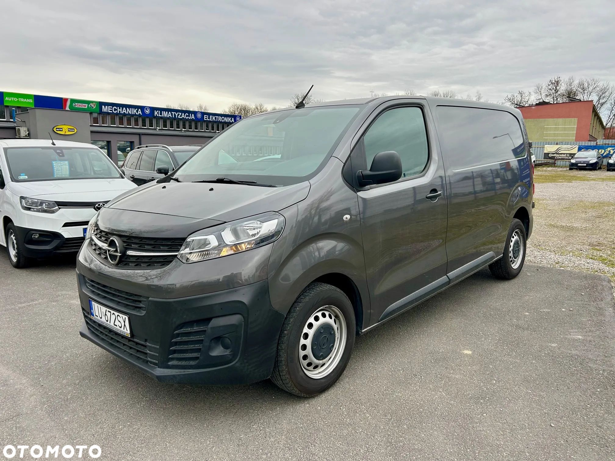 Opel Vivaro - 1