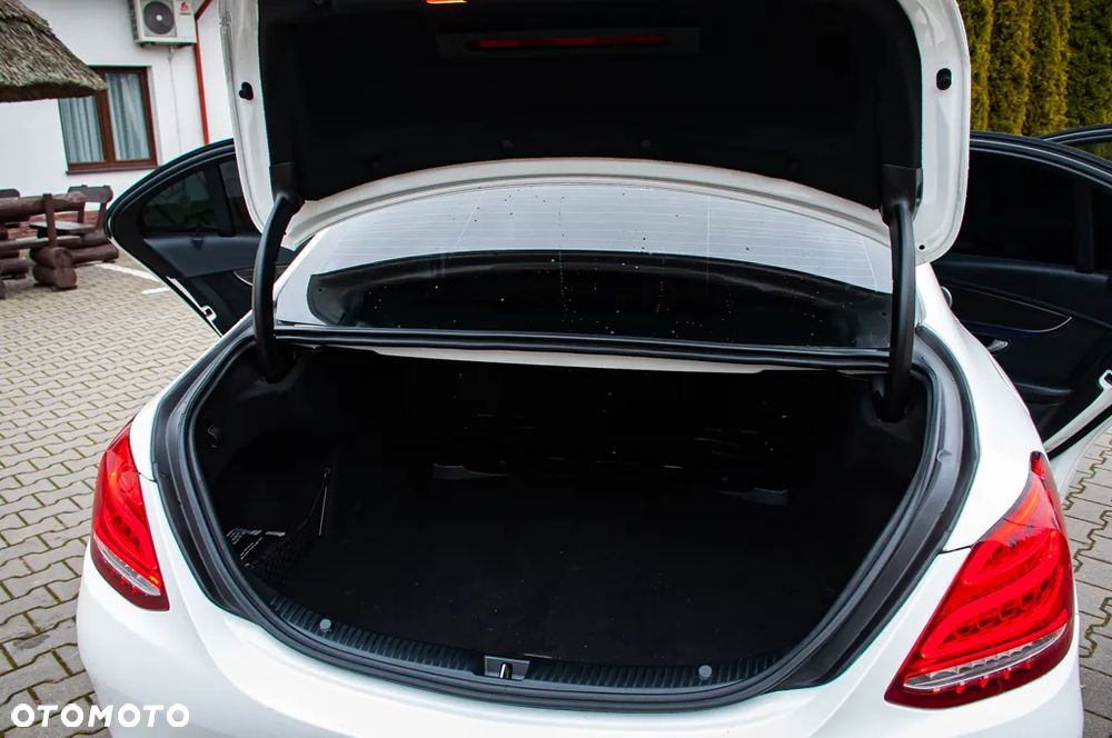 Mercedes-Benz Klasa C 200 7G-TRONIC AMG Line - 19