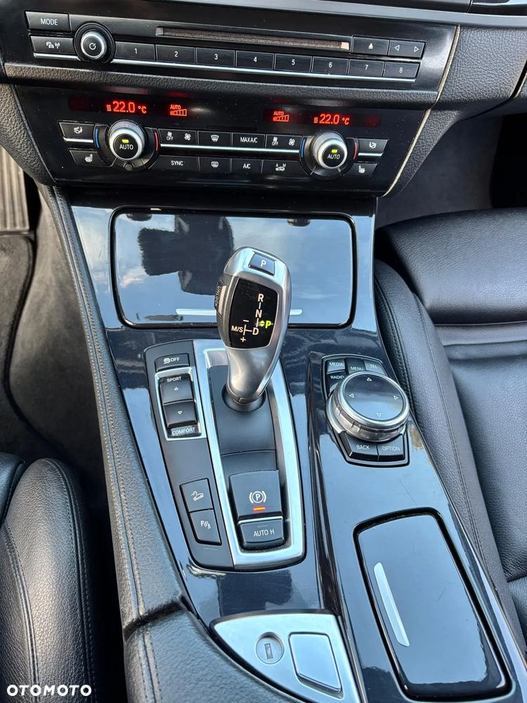 BMW Seria 5 520d xDrive - 10