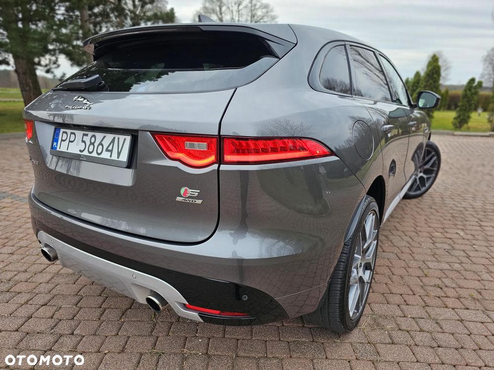 Jaguar F-Pace S AWD - 11