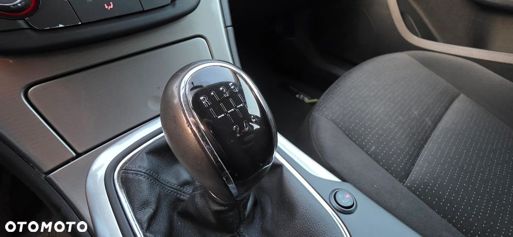 Opel Insignia - 15