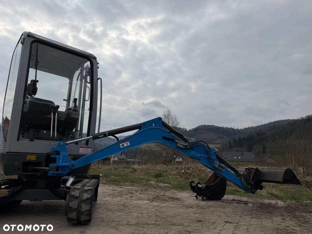 Wacker Neuson ET16 Minikoparka Koparka 2 tony. 793mtg JAK NOWA 2018 rok z Gospodarstwa Norweskiego 793 mtg. IGŁA! Rozsuwane hydraulicznie gąsienice. Dodatkowe sekcje Hydrauliczne. Silnik Yanmar 3 cyl. Aktualna DEKRA BMWT. Po serwisach! Ani deka luzów i wycieków. OKAZJA TANIO. Zadbana maszyna. 2 łyżki. Nie różni się od nówki sztuki z salonu!! Wielka Okazja. Fabryczny lakier na podzespołach! - 29