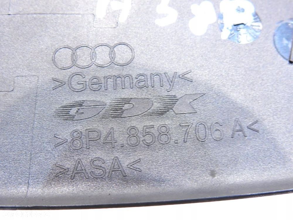 TRÓJKĄT OSŁONA LUSTERKA PRAWA AUDI A3 8P - 4