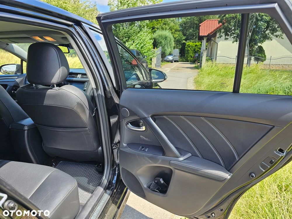 Toyota Avensis 2.0 D-4D Premium - 11