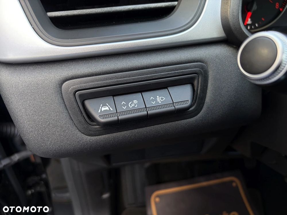 Renault Captur TCe 100 BUSINESS EDITION - 33