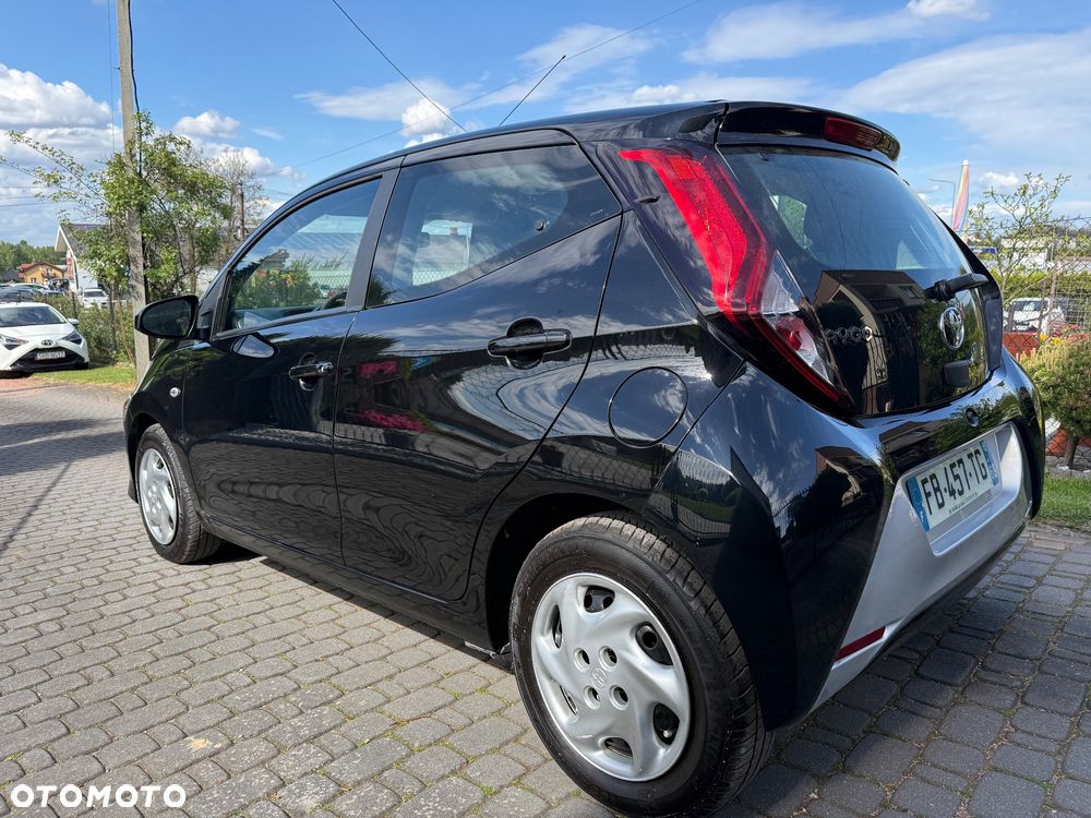 Toyota Aygo x.shift x-play connect - 34