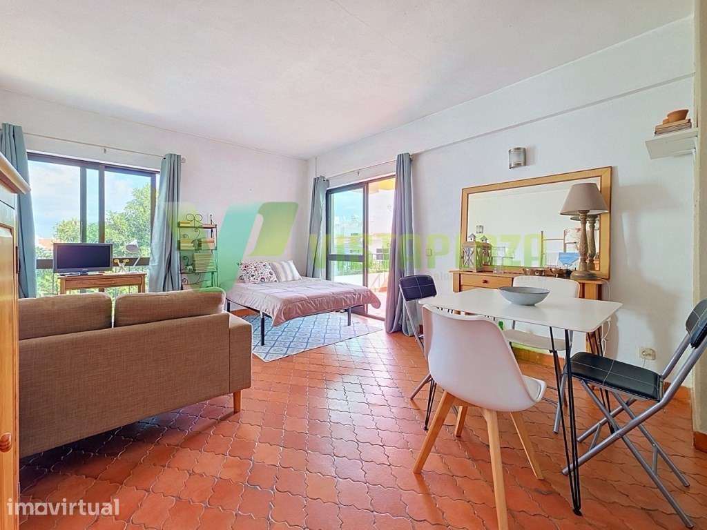 Apartamento T0 com Varanda junto à Praia Dona Ana, Lagos - Grande imagem: 2/16