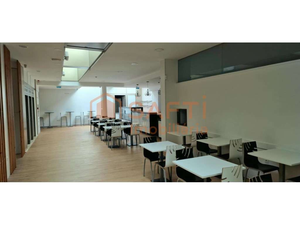 ESPAÇO COMERCIAL EQUIPADO EM ESMORIZ - Grande imagem: 3/31