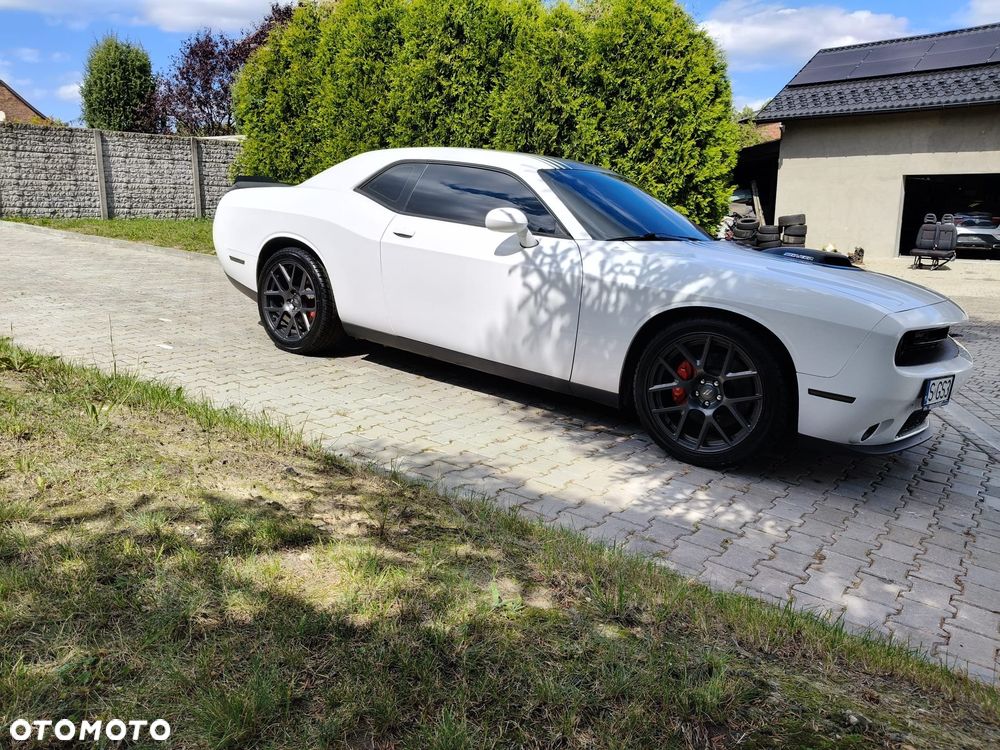 Dodge Challenger - 24