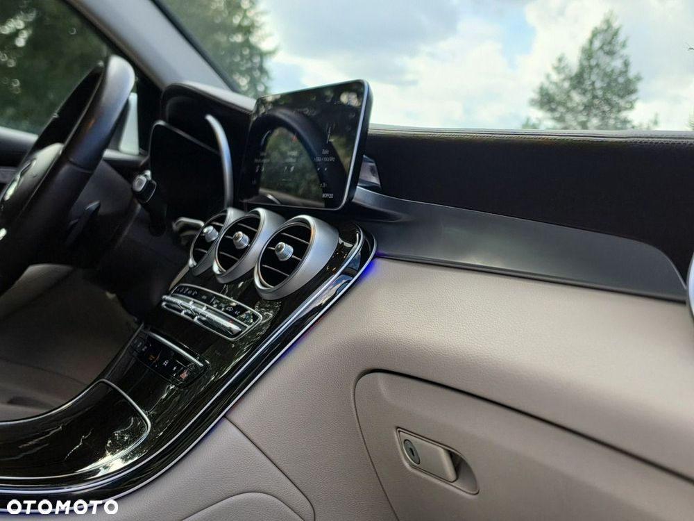Mercedes-Benz GLC - 28