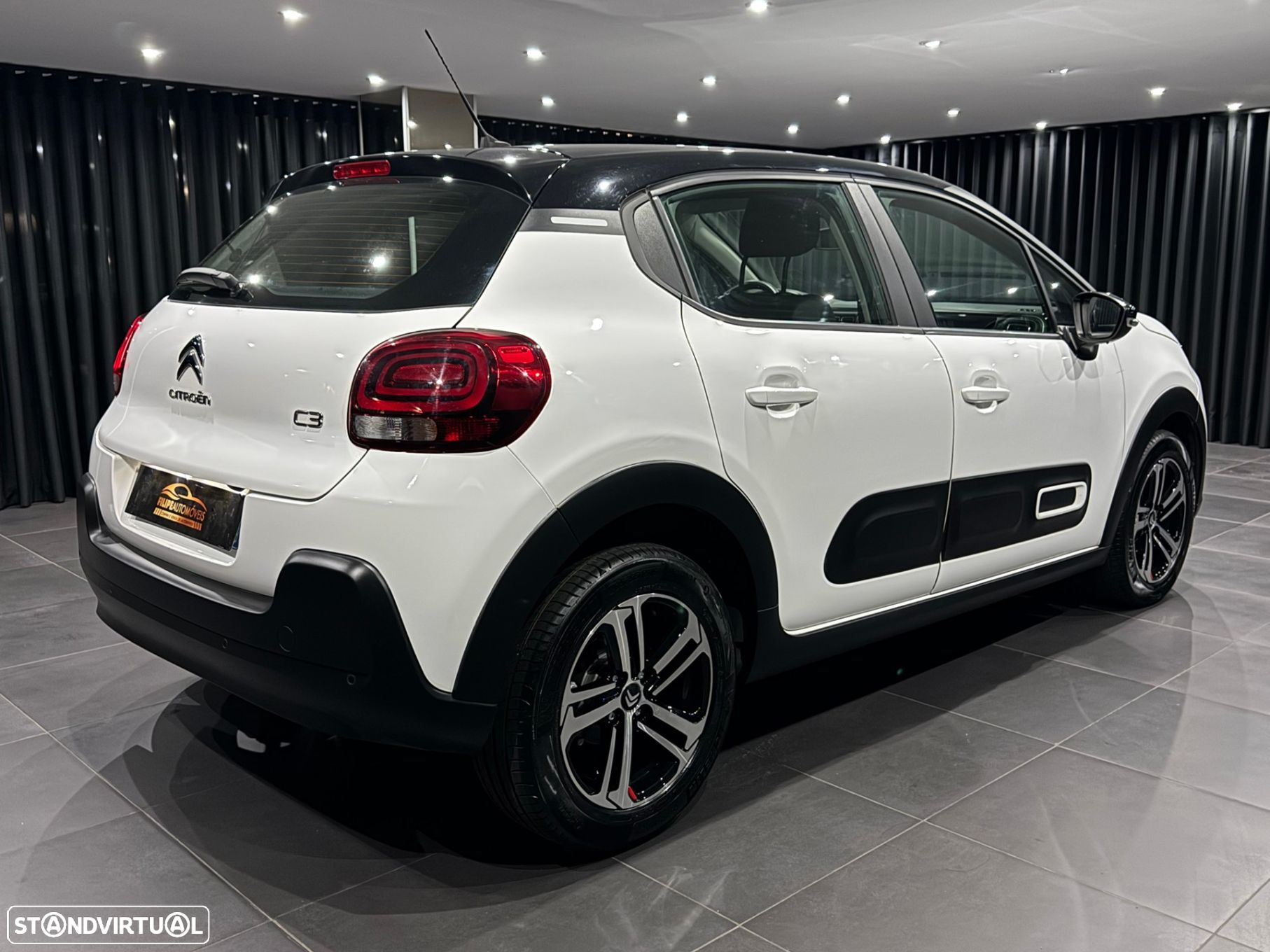 Citroën C3 1.2 PureTech Shine EAT6 - 7