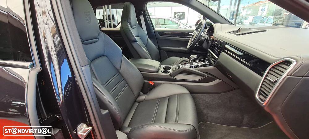 Porsche Cayenne Coupé E-Hybrid - 14