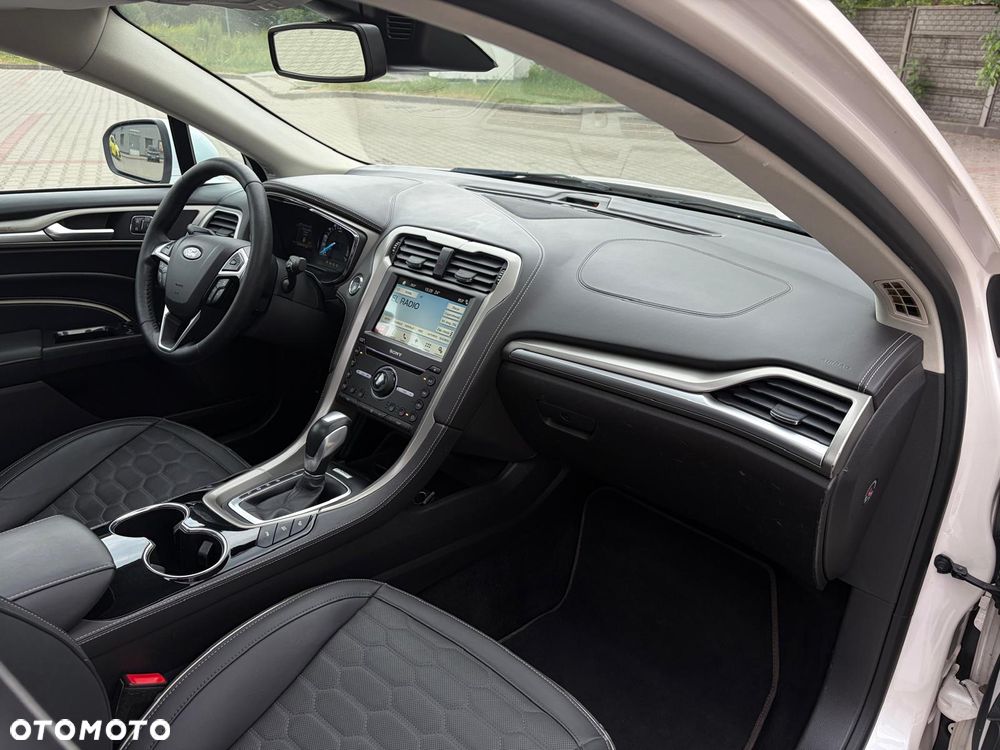 Ford Mondeo 2.0 Hybrid Vignale - 16