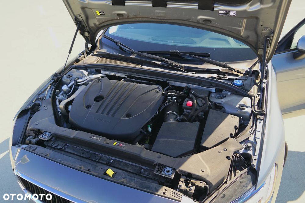 Volvo V60 B3 B DKG Momentum Core - 24