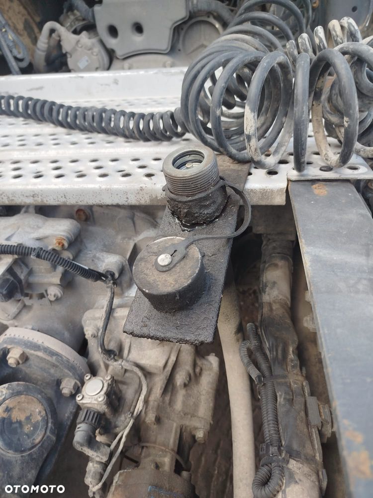 Zestaw hydrauliczny / do wywrotu hydraulicznego Mercedes-Benz 2015 - 3
