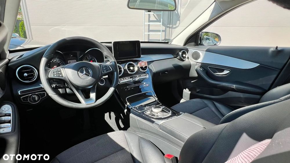 Mercedes-Benz Klasa C 180 9G-TRONIC - 26