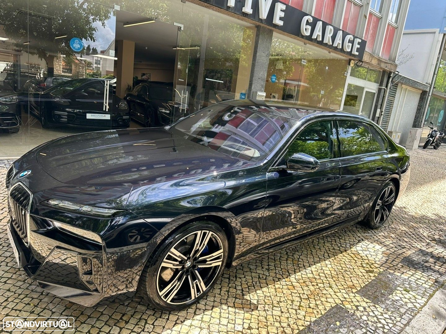 BMW i7 xDrive60 Pack Desportivo M - 3