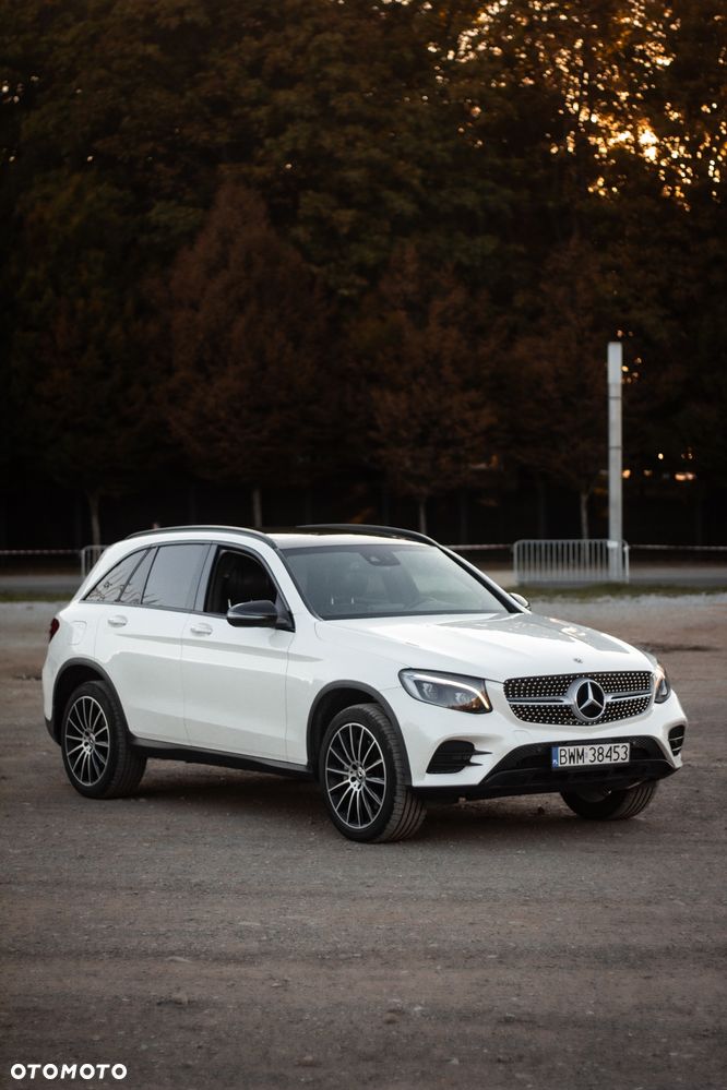 Mercedes-Benz GLC 300 4Matic 9G-TRONIC AMG Line - 4