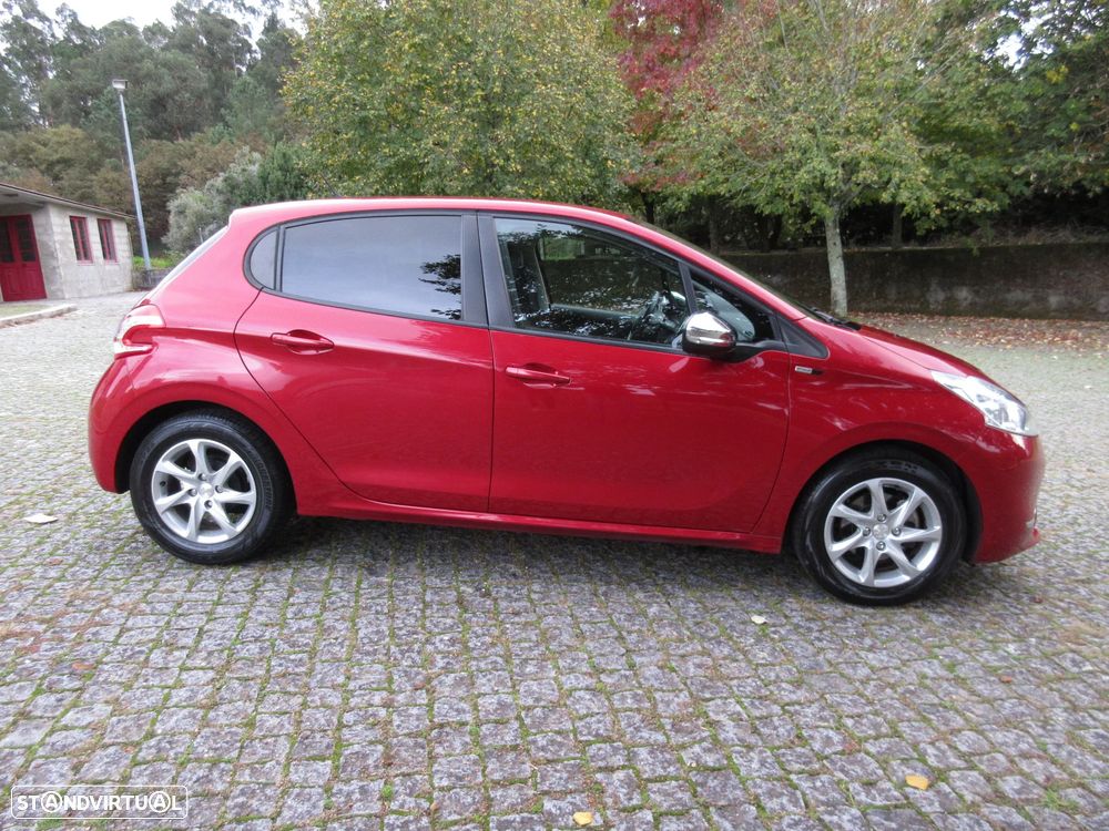 Peugeot 208 1.2 VTi SE Style - 10
