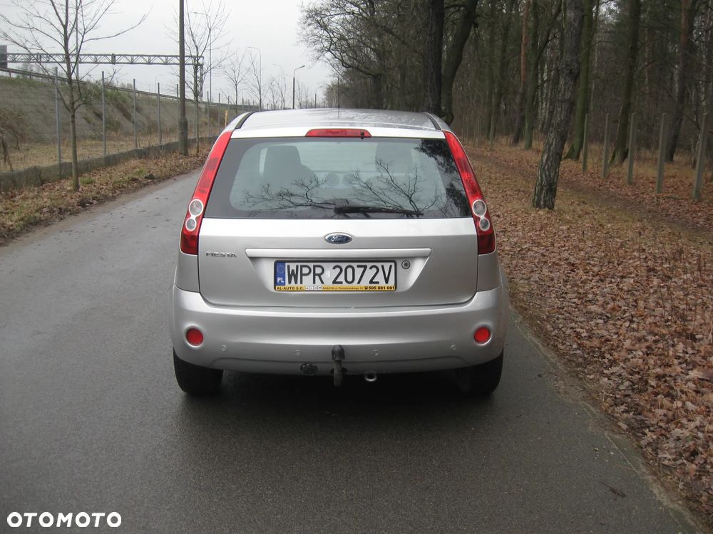 Ford Fiesta 1.3 Trend - 4