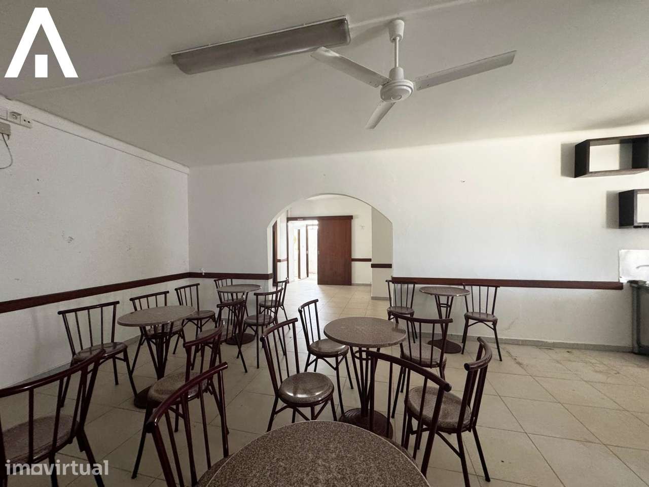 Estabelecimento comercial (café snack bar) - Grande imagem: 2/5