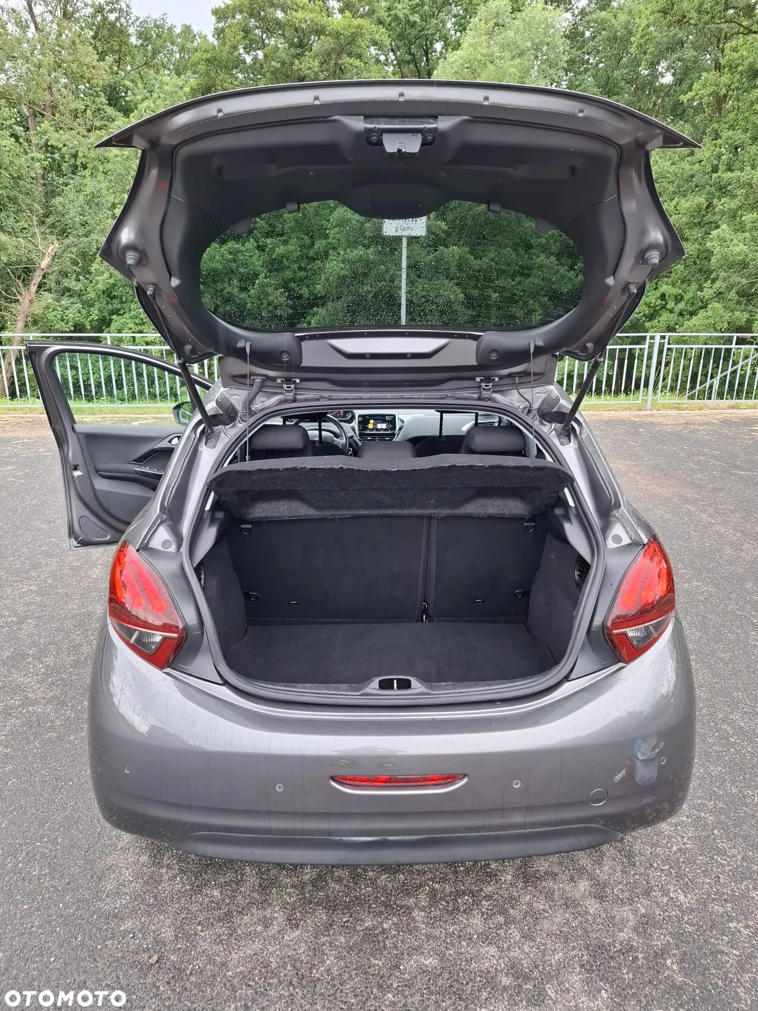Peugeot 208 1.2 PureTech Allure - 9