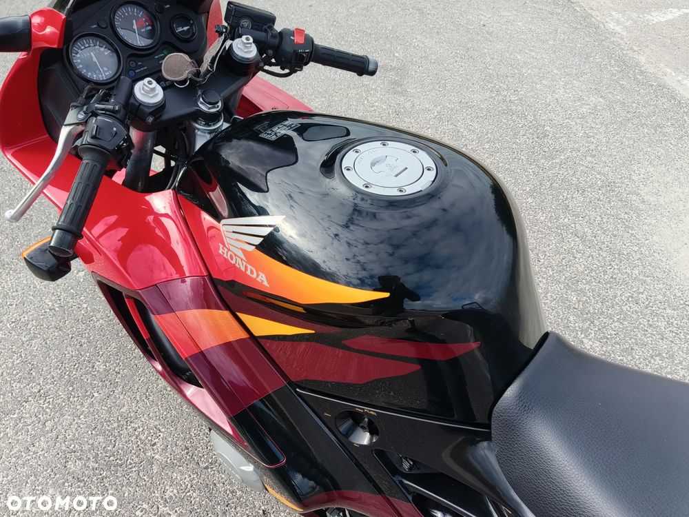 Honda CBR - 28
