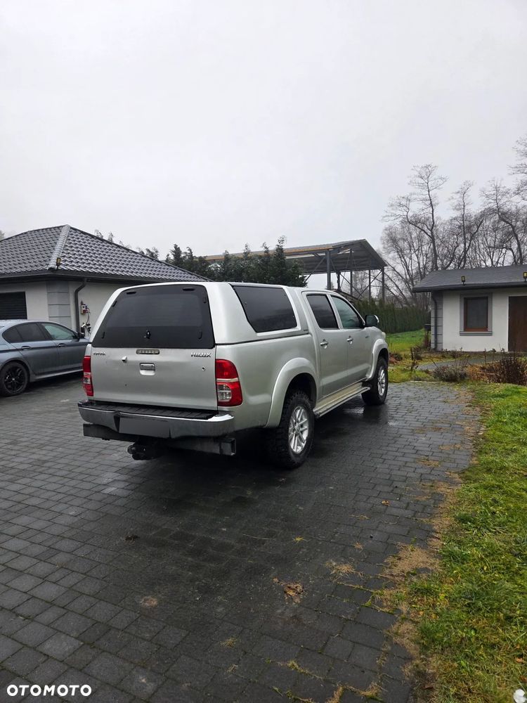 Toyota Hilux 3.0 D-4D Invincible - 4