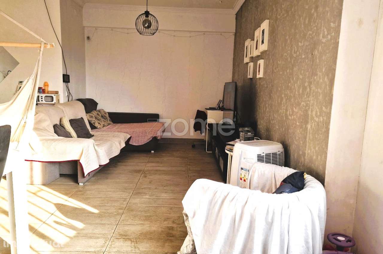 Apartamento T2 + Loja + Garagem + Anexos em Abóboda, São D. de Rana - Grande imagem: 4/10