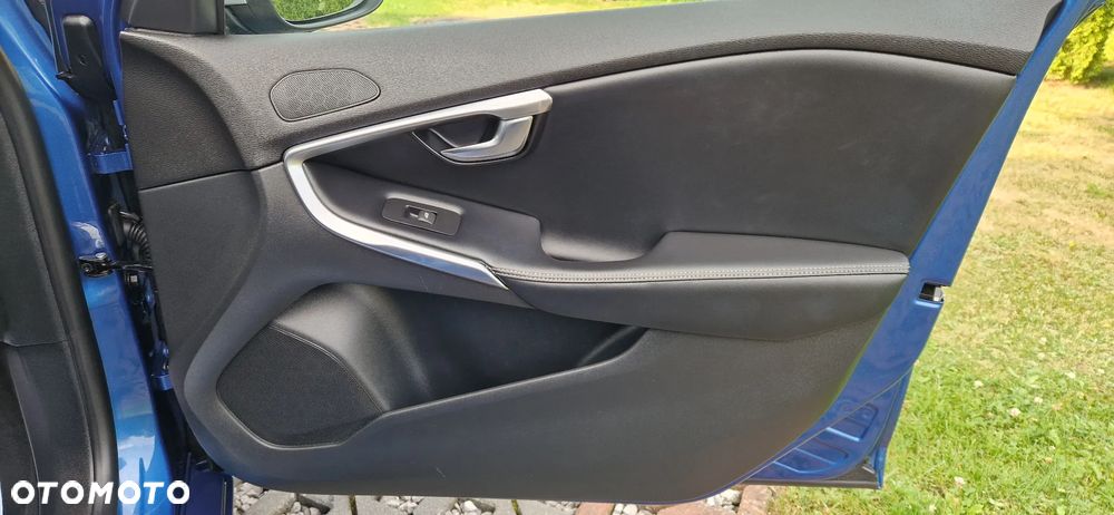 Volvo V40 D4 Geartronic RDesign - 13
