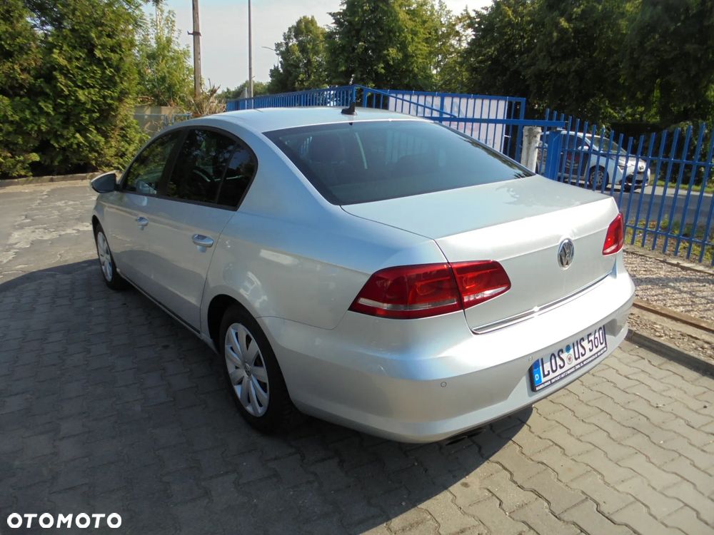 Volkswagen Passat 2.0 TDI Comfortline - 4