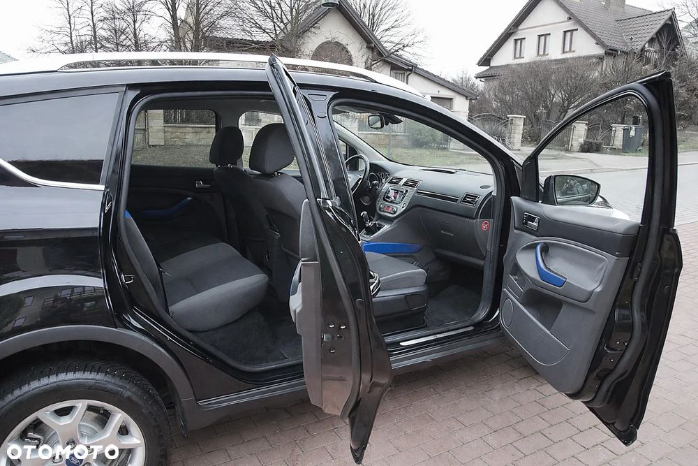 Ford Kuga 2.0 TDCi 2x4 Titanium - 18