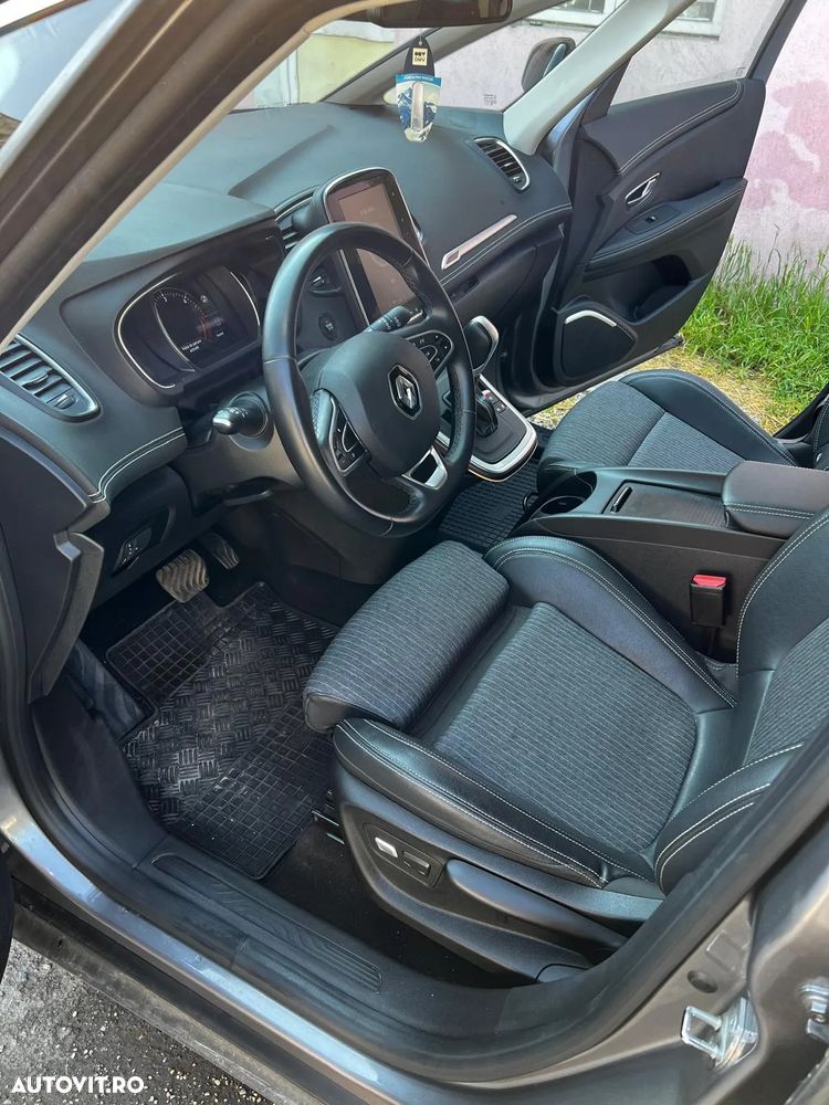Renault Grand Scenic - 12