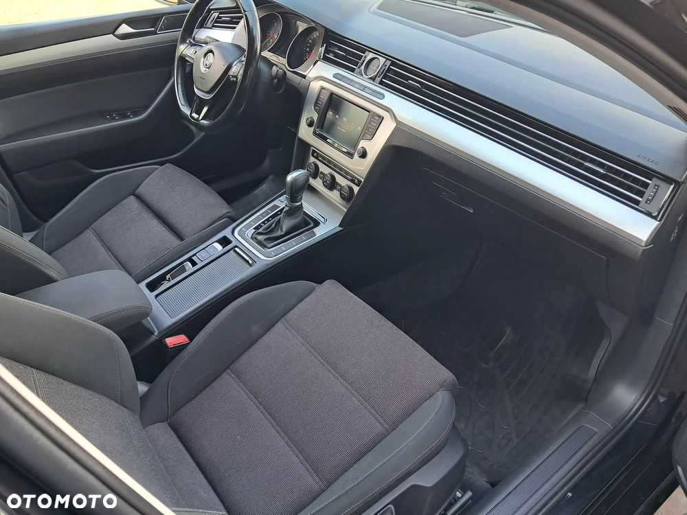 Volkswagen Passat Variant 2.0 TDI DSG (BlueMotion Technology) Comfortline - 24