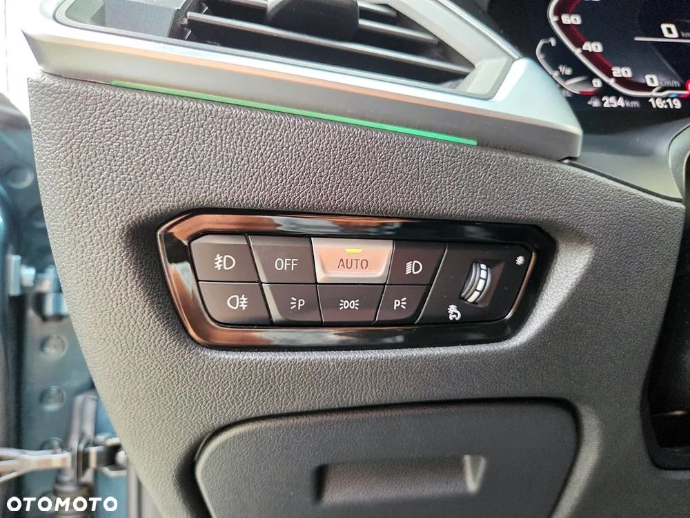 BMW Seria 3 - 22