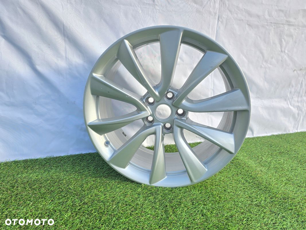 FELGA TESLA MODEL 3 19'' 8.5x19 ET40 1044224-00-B