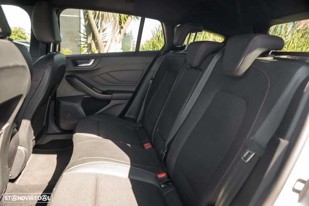 Ford Focus SW 1.5 TDCi EcoBlue ST-Line X Aut. — fotografia 21