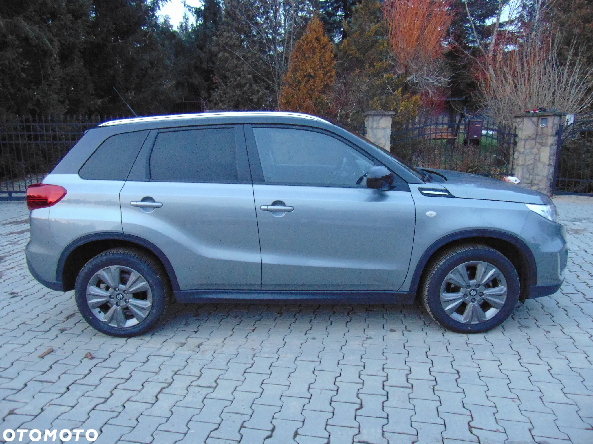 Suzuki Vitara 1.0 Boosterjet Premium 4WD - 26