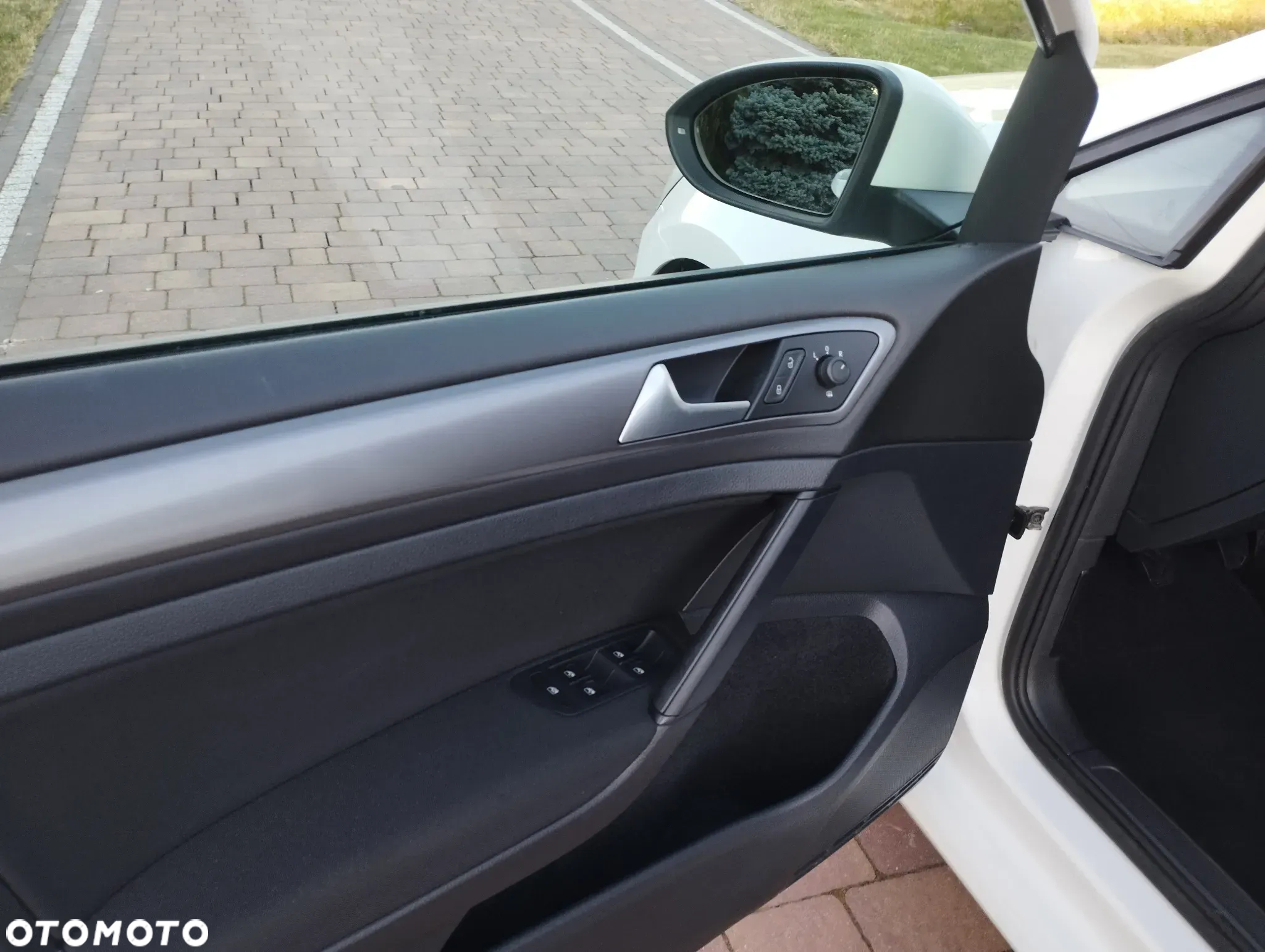 Volkswagen Golf 1.6 TDI 4Motion BlueMotion Technology Comfortline - 11