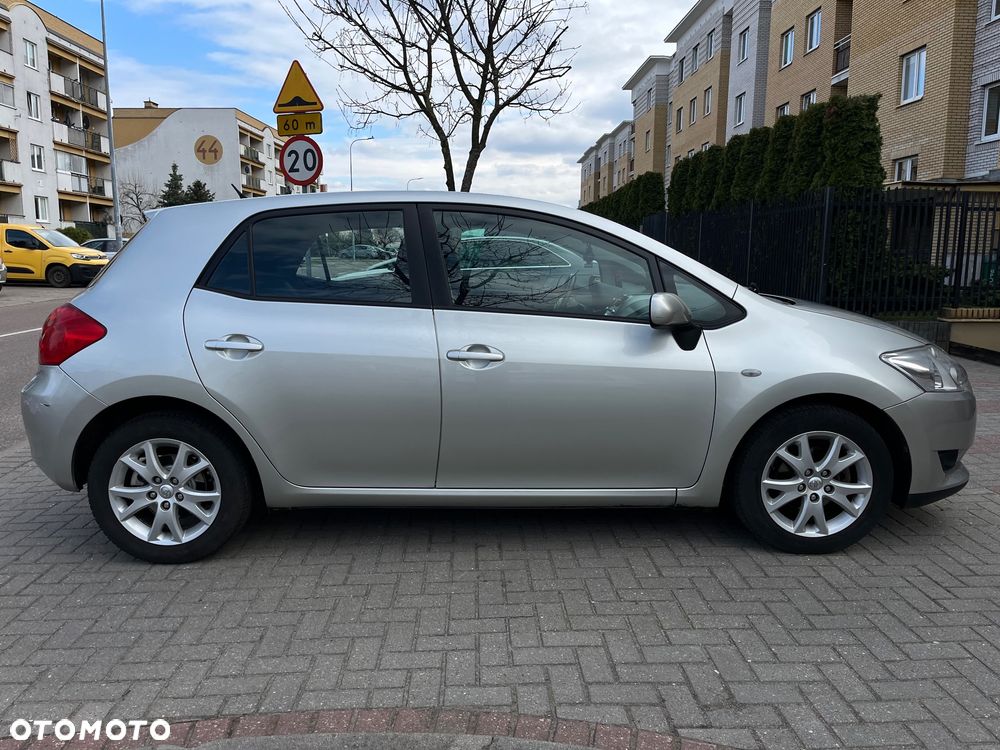 Toyota Auris 1.4 D-4D - 3